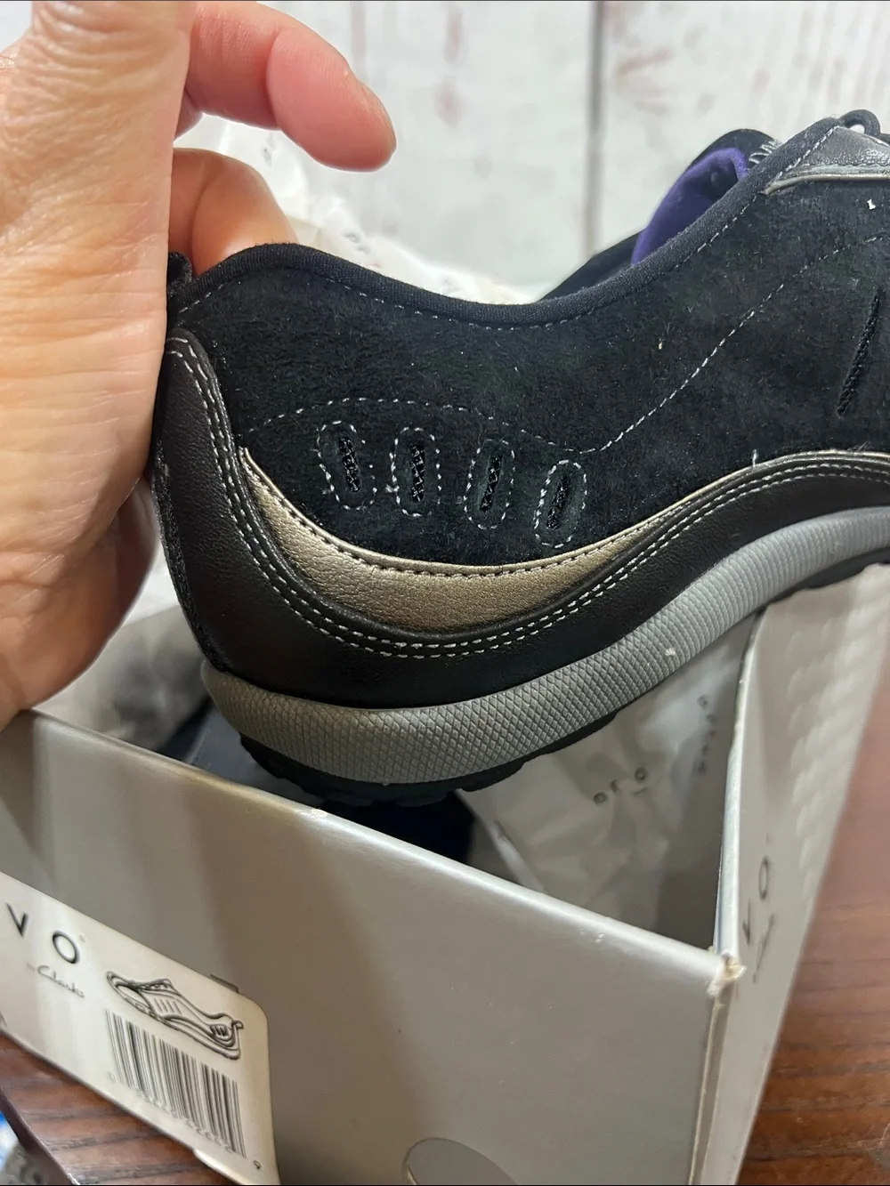 Privo by Clarks Black Slip-On Athletic Sneakers Suede & calf leather women’s 6